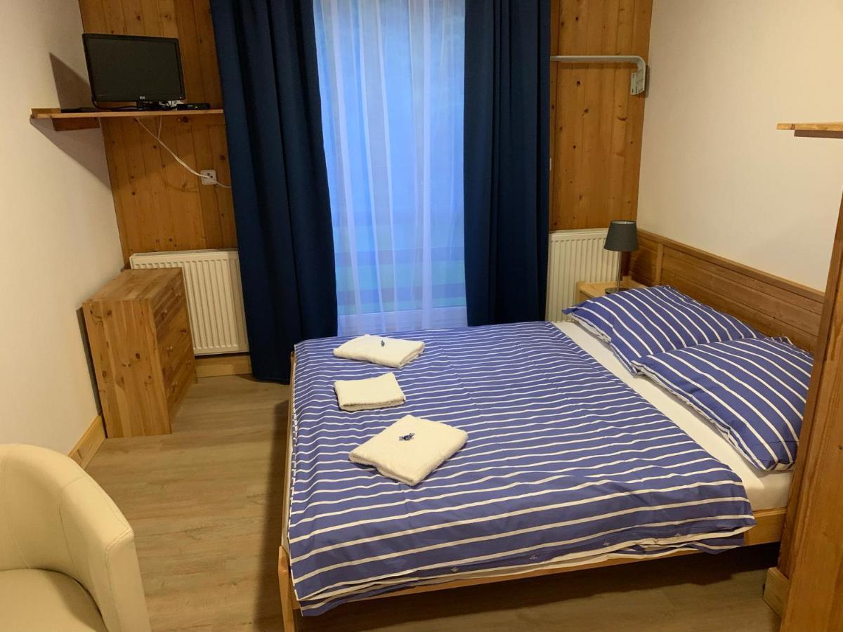 Penzion A Restaurace Vyhlidka Железна-Руда Экстерьер фото